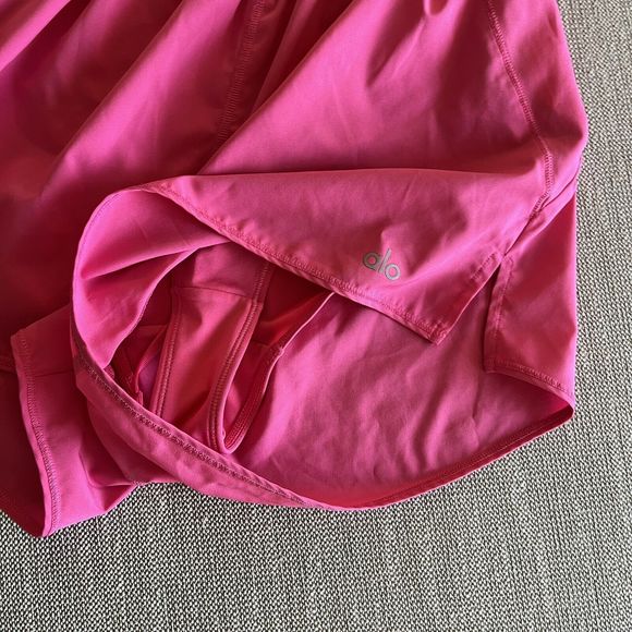 ALO NEON PINK STRIDE RUNNING SHORTS SZ XS/S - Picture 6 of 8